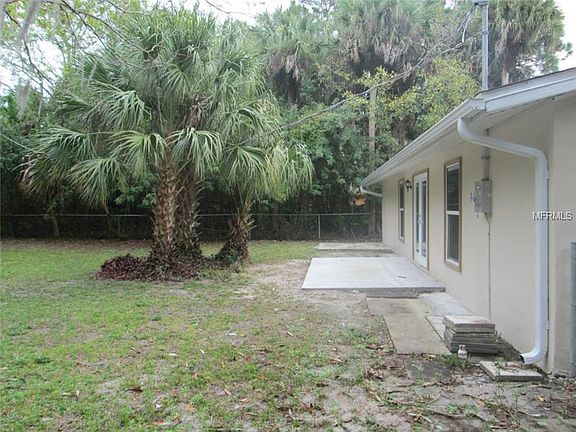 5th image of 18362 Ackerman Ave