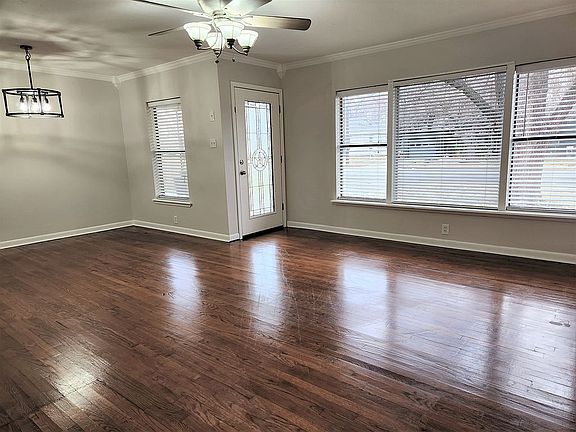 4th image of 1107 Whaley Dr