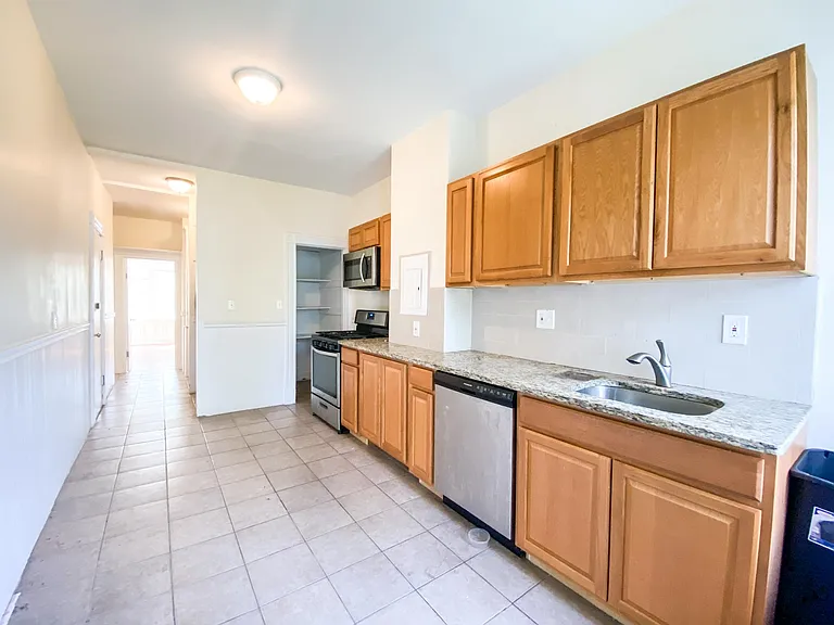 144 Coolidge St #2 — Photo 9