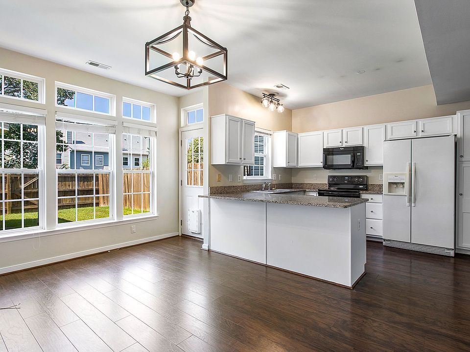 1st image of 2511 Mountain Ash Cir