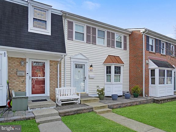2nd image of 1864 Sharwood Pl