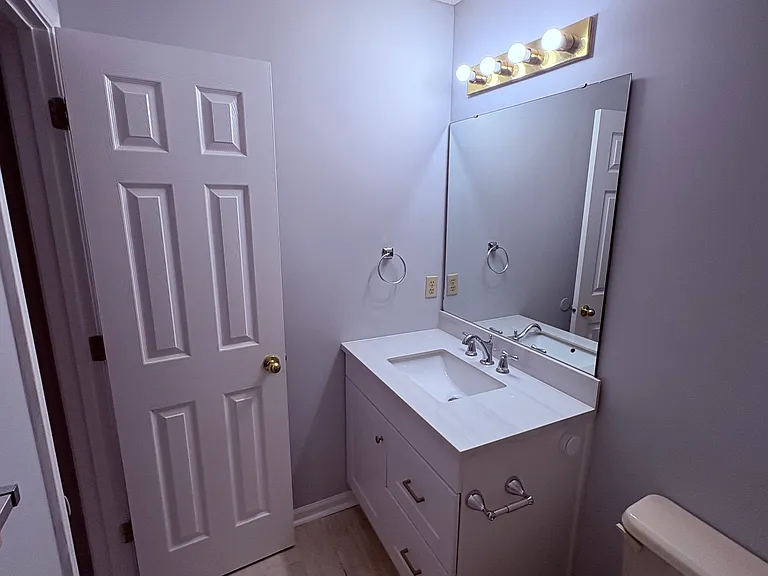 175 Talbot Ct — Photo 16
