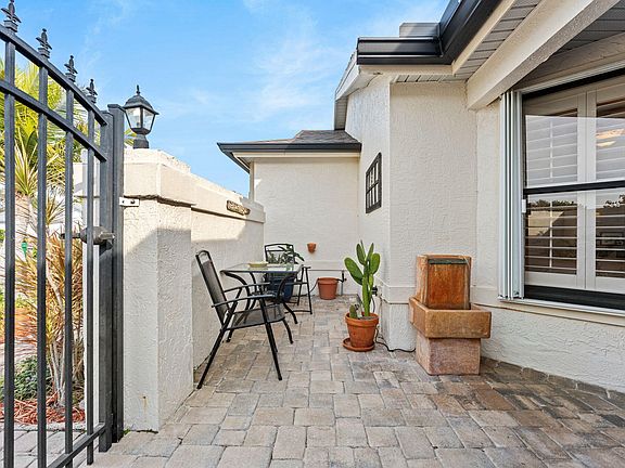 5th image of 201 Oak Haven Dr