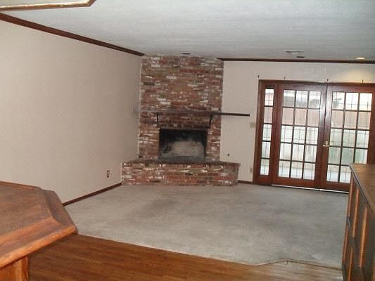 4th image of 9938 Montgomery Ave