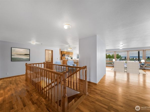 1621 S 225th Street, Des Moines, WA 98198
