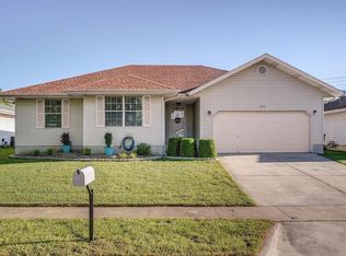 3019 W Melbourne St, Springfield, MO 65810