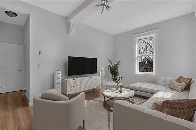 2 bed, 1.0 bath, 920 sqft, $2,750 — Photo 3