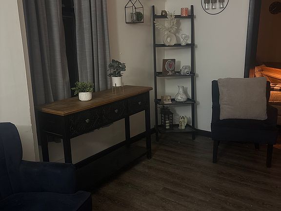 4th image of 503 2nd St APT 1
