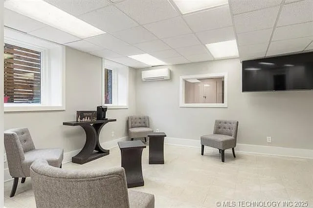 Melrose Apartments — Photo 18