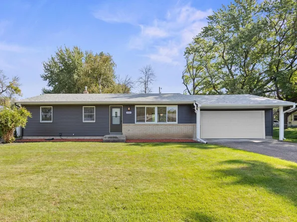 3982 McKnight Rd N, White Bear Lake, MN 55110