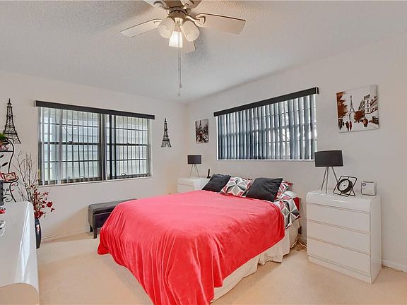 4th image of 81 Markham #81