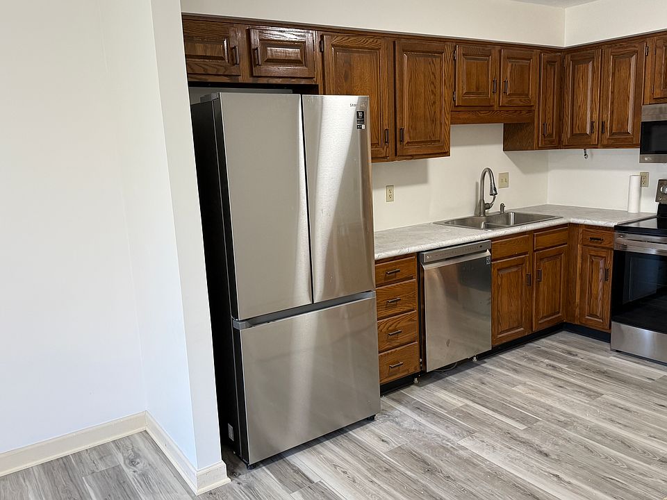 LVP flooring in kitchen, newer appliances