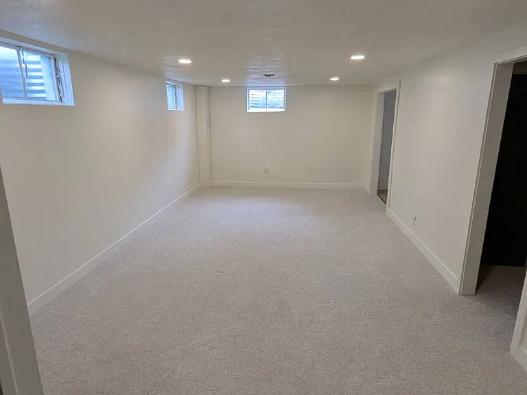 7070 Beacon Way — Photo 36