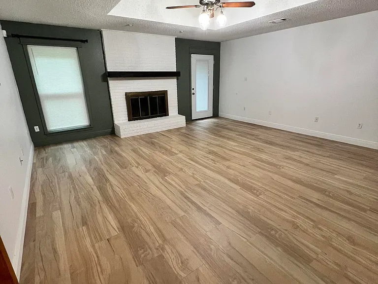 11258 Laura Ln — Photo 6