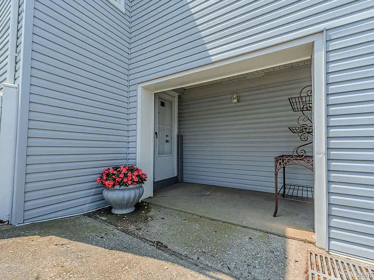 1215 W Park Ave #2 — Photo 4
