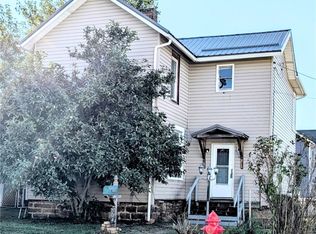 504 W 2nd Ave, Derry, PA 15627