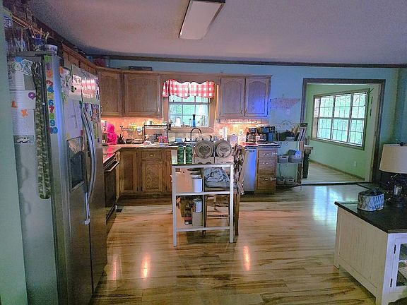 4th image of 90 Aubrey Ln