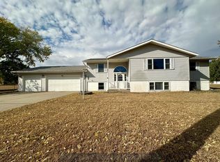 620 N Gunbarrel Rd, Grand Island, NE 68801