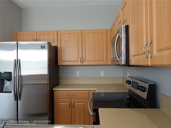 4th image of 5321 SW 40th Ave #5321