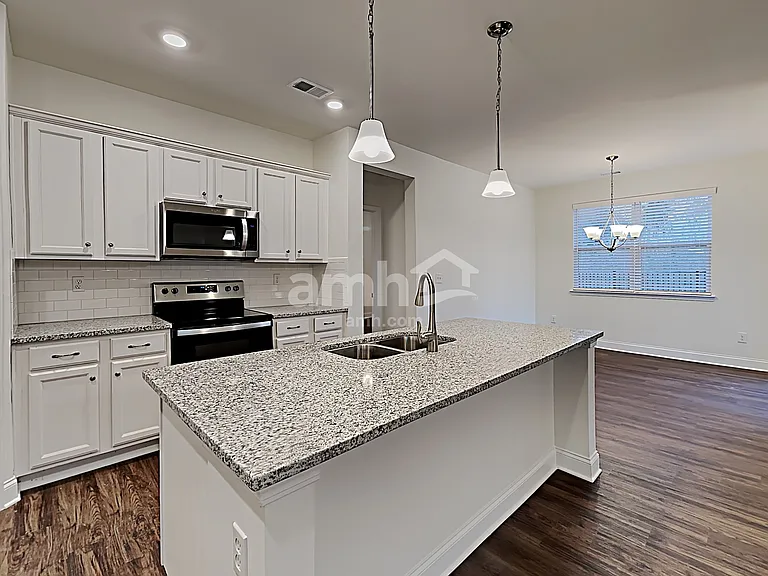 5280 Hudson Valley Dr — Photo 3