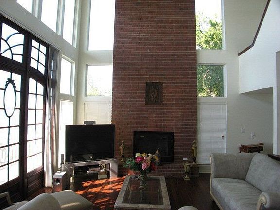 2nd image of 1489 Glenn Dr
