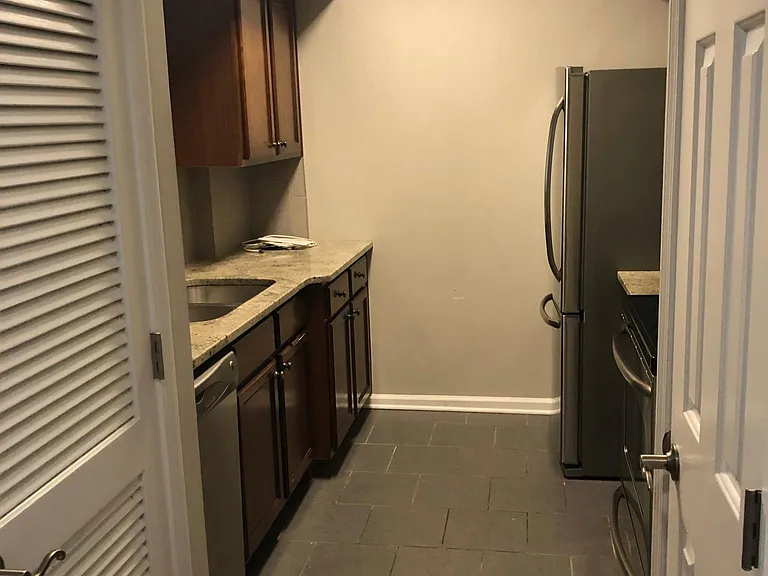 275 13th St NE #606 — Photo 3