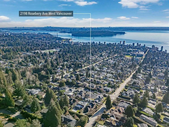 135 E 13th St #408, North Vancouver, BC V7L 2L8