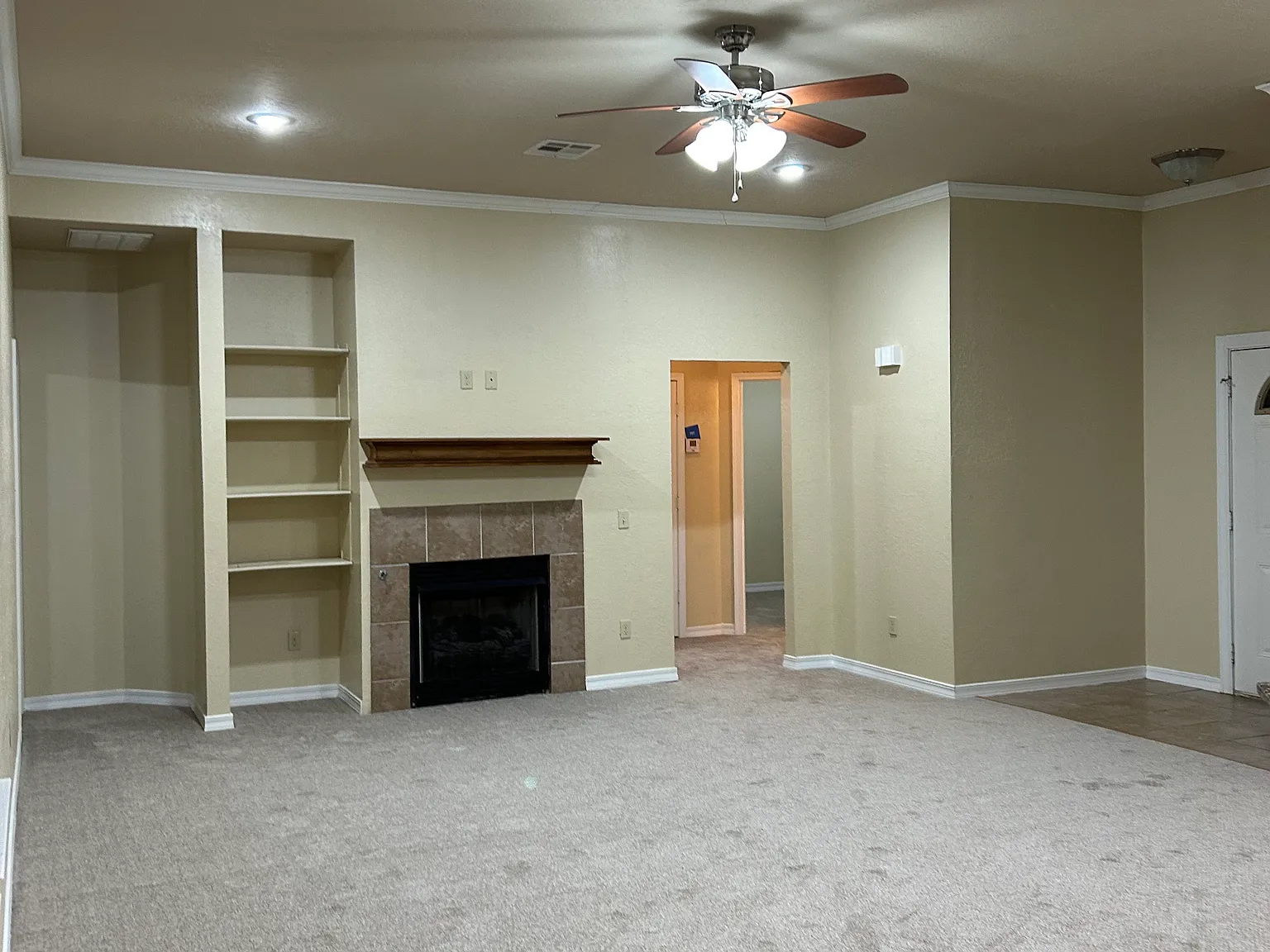 3 bed, 1600 sqft, $1,600 — Photo 4