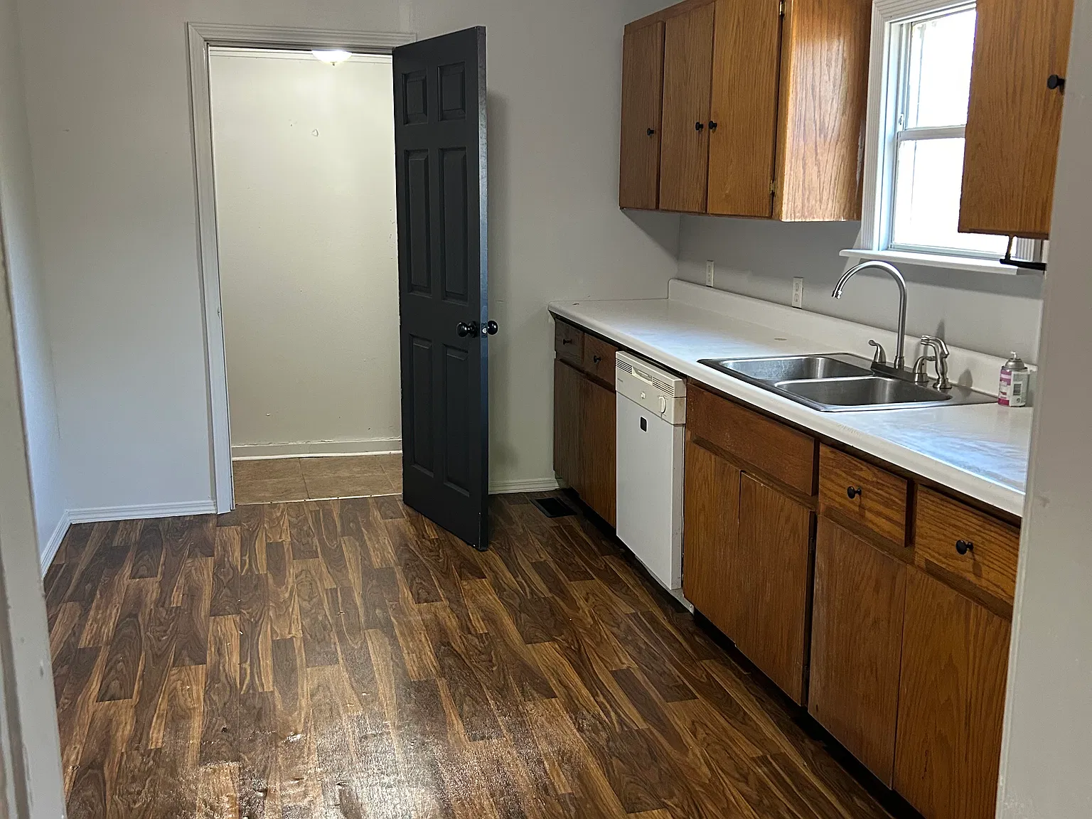 3 bed, 1242 sqft, $950 — Photo 2