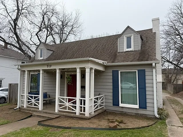 919 W Hickory St — Photo 32