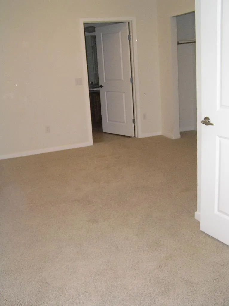 2 bed, 2.0 bath, 1048 sqft, $1,995 — Photo 3