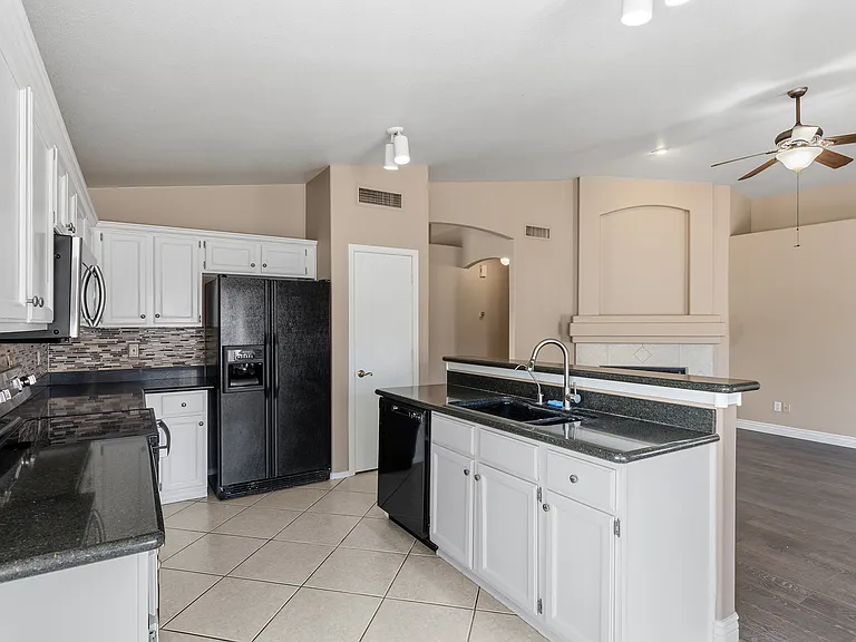11820 S 45th St — Photo 31