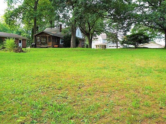 3rd image of 1460 E Crooked Lake Dr