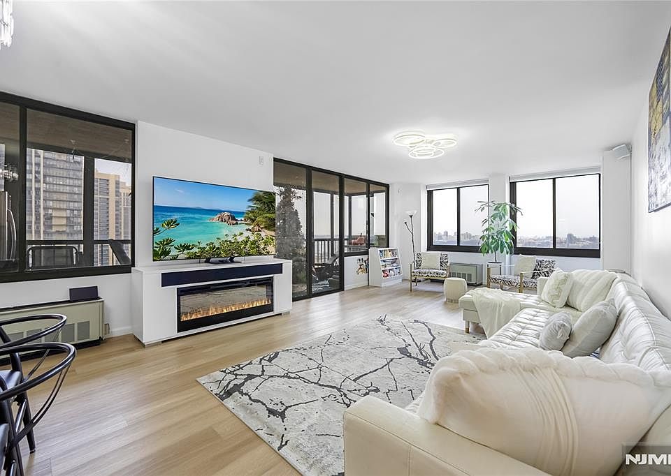 1st image of 200 Winston Dr APT 1008
