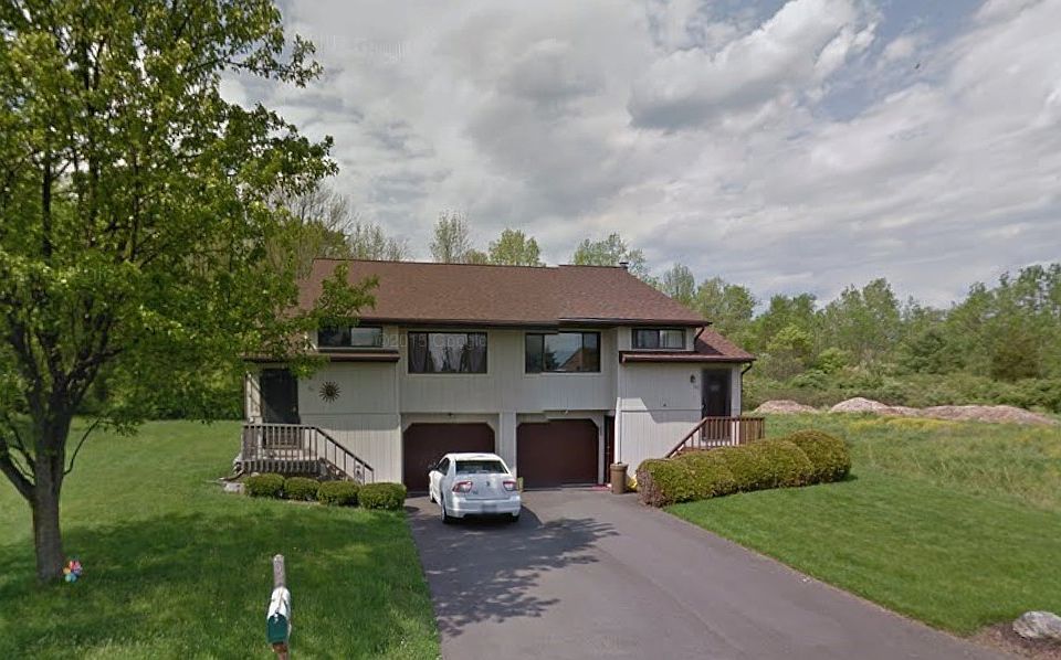 2nd image of 30 Carol Ct