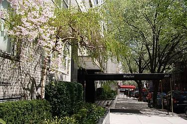 207 East 74th Street in Lenox Hill