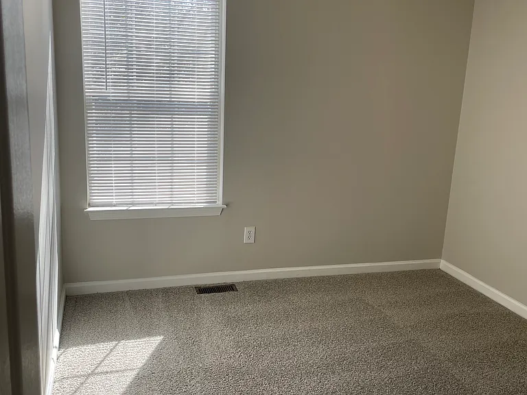 1241 Ling Way — Photo 14