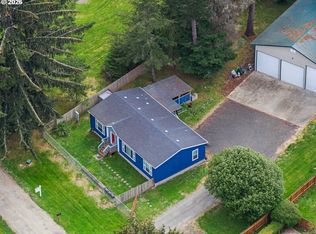 90842 Sand Dollar Ln, Coos Bay, OR 97420