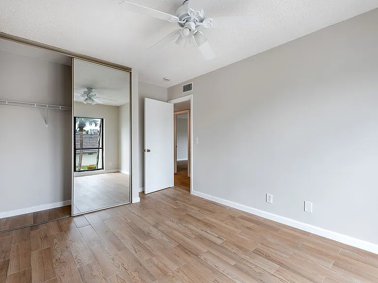 1761 N Congress Ave — Photo 27