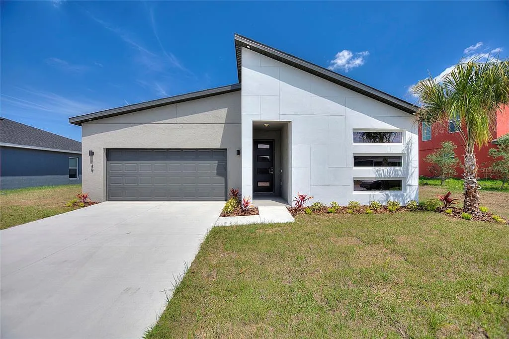 4 bed, 2.0 bath, 1791 sqft, $2,125 — Photo 1