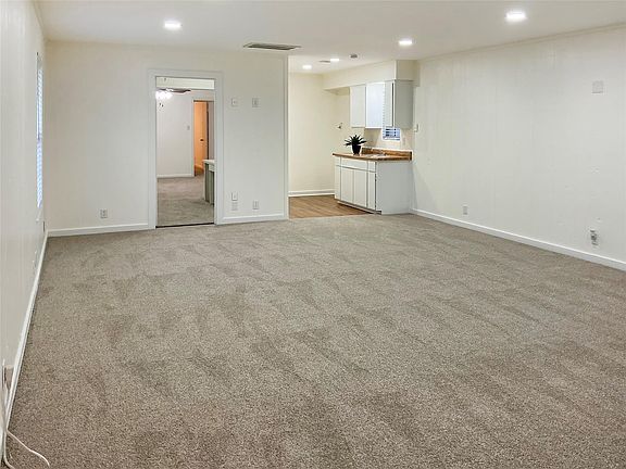 4th image of 203 Old Angleton Rd