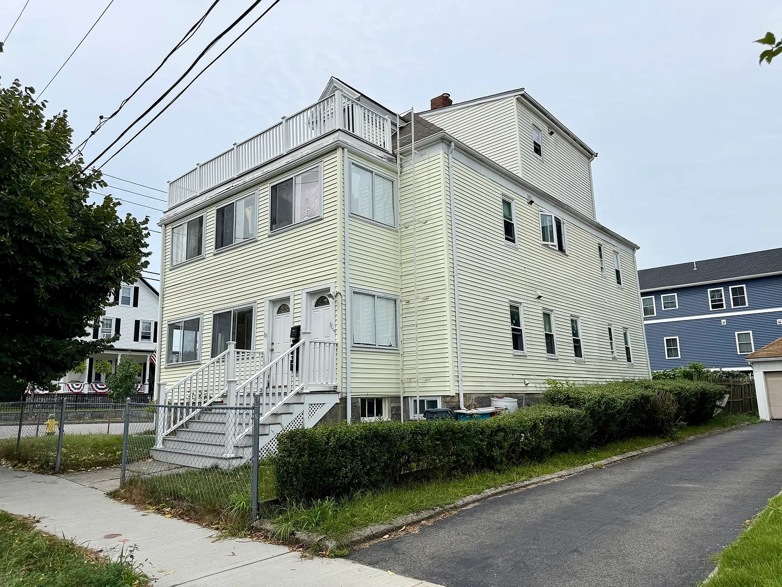 3 bed, 1.0 bath, 950 sqft, $3,000 — Photo 1