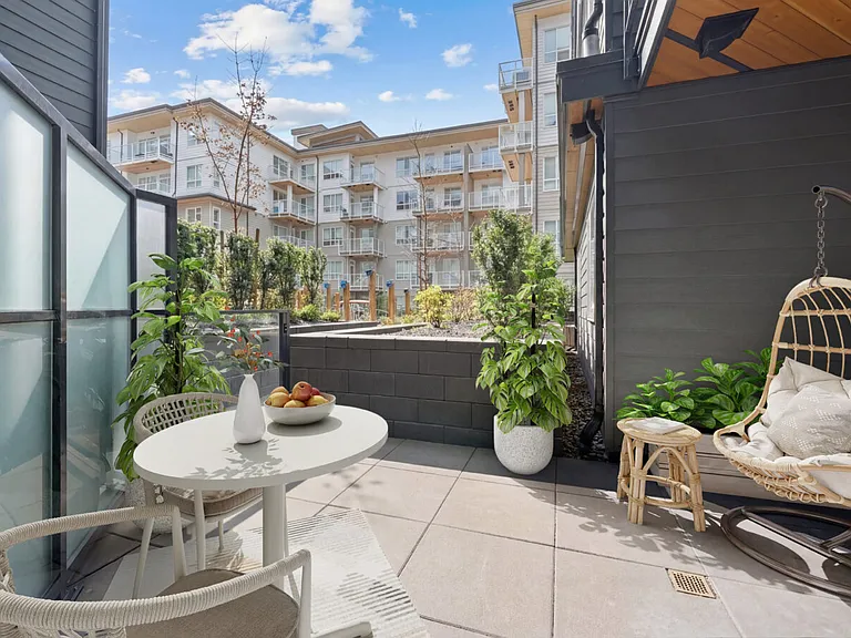 750 Robinson St — Photo 35