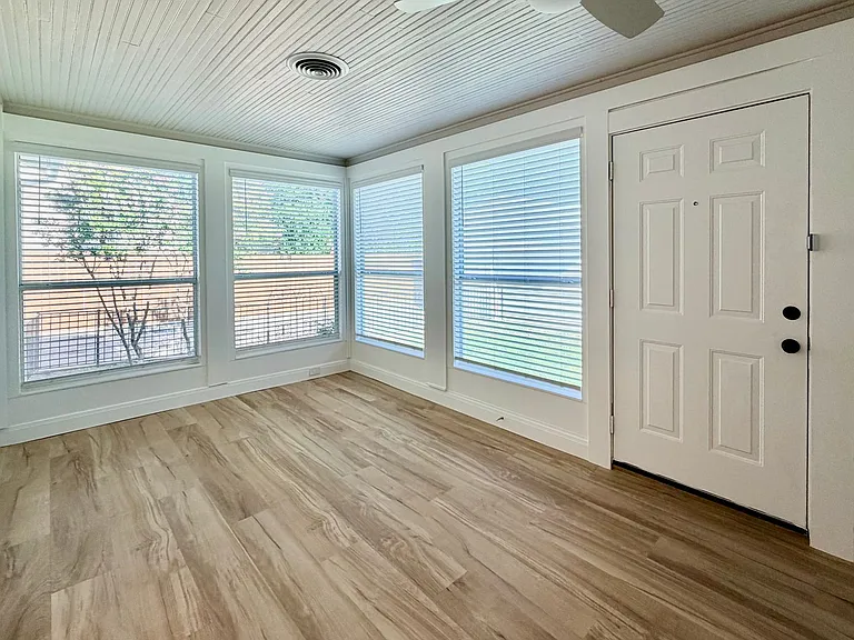 1214 Donaldson Ave — Photo 7