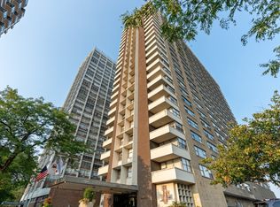 6157 N Sheridan Rd APT 8D, Chicago, IL 60660