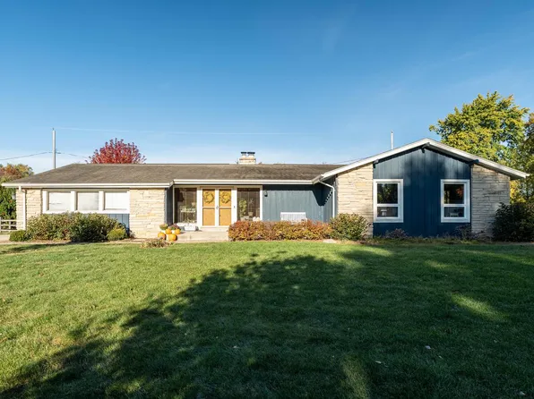 W226N3991 Country LANE, Pewaukee, WI 53072