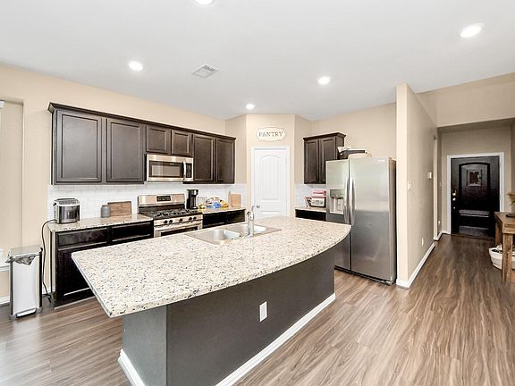 5th image of 16105 Dockside St