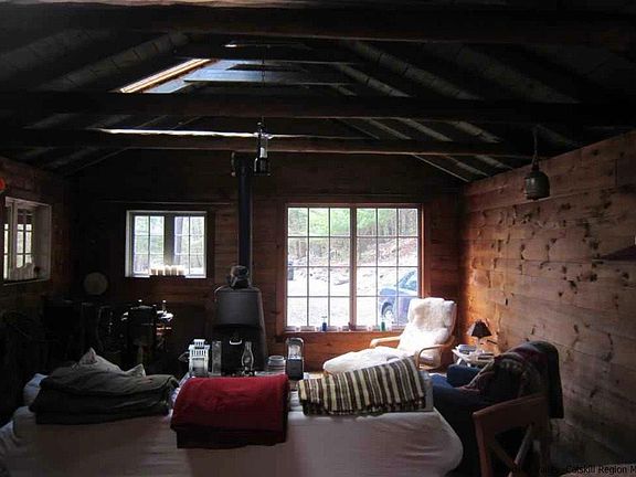 4th image of 52 Jonet Ln