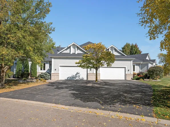 8800 Pointe Vista Dr, Victoria, MN 55386