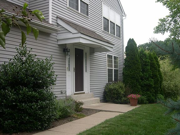 End unit-Front entrance
